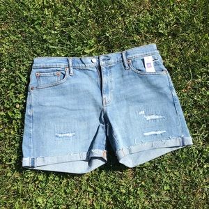 Distressed Mid-Rise Mom Shorts